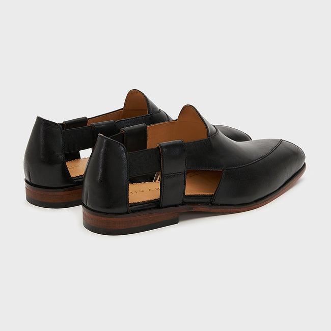 Peshauri | Black Leather