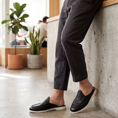 Nagra Mule | Solid Black Leather