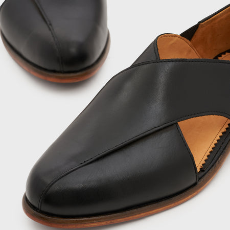 Peshauri 2.0 | Black Leather