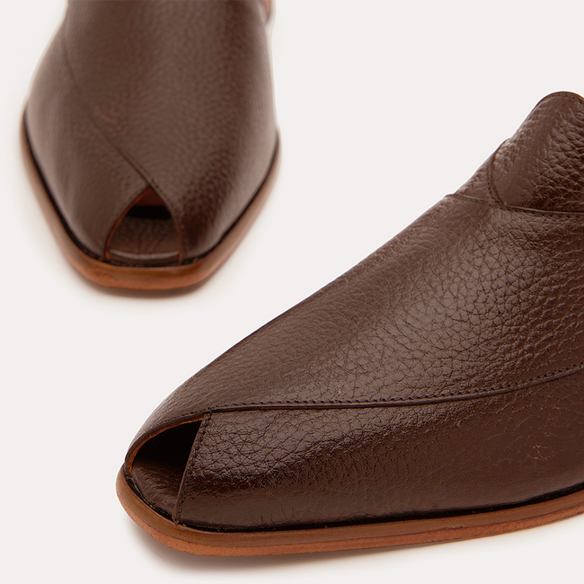 Peshauri | Brown Milled Leather